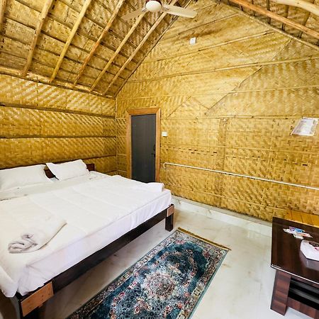 Hotel Tamarind Tree Way Side Amenities à Hospet Extérieur photo