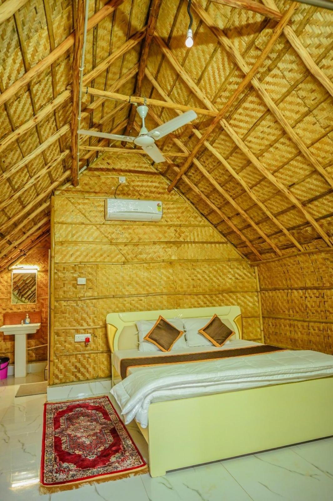 Hotel Tamarind Tree Way Side Amenities à Hospet Extérieur photo