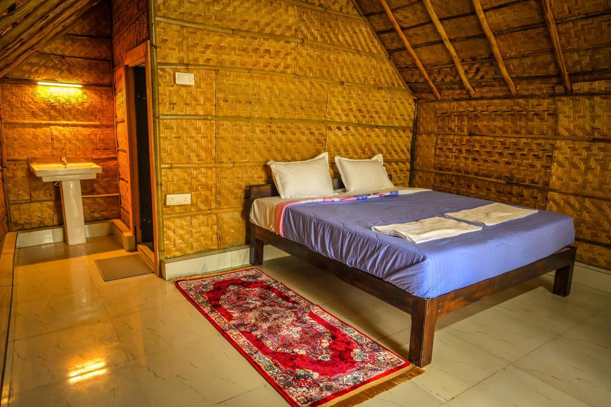 Hotel Tamarind Tree Way Side Amenities à Hospet Extérieur photo
